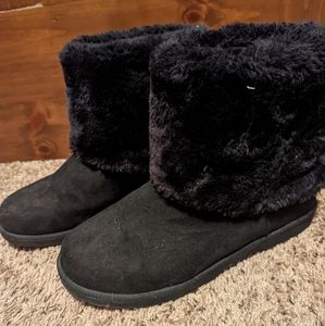 Women's Makalu Halana Black Boots 10M. Textile/Faux Fur Upper Faux Fur Lining